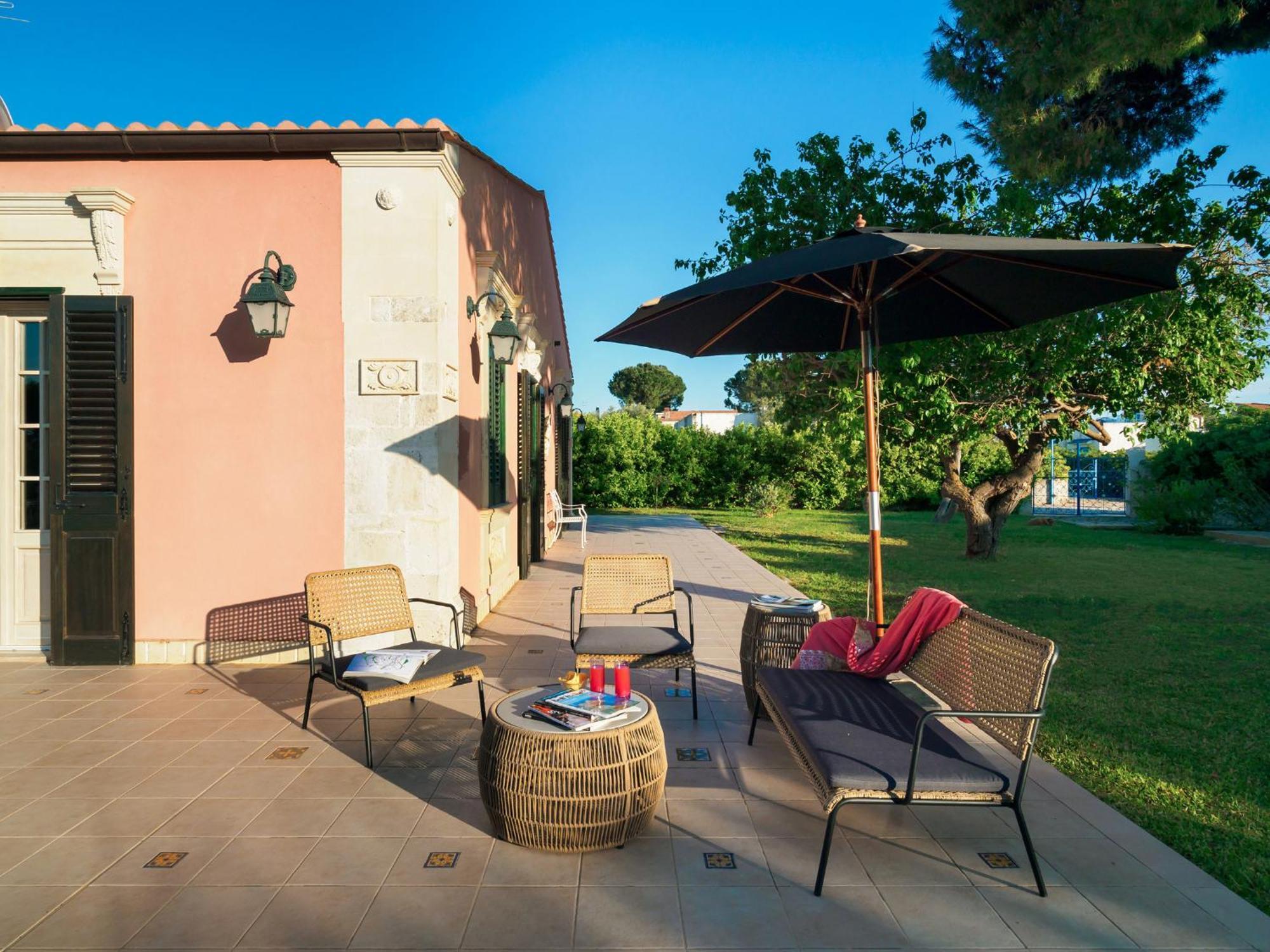 Gira Sole Villa Fontane Bianche Exteriör bild